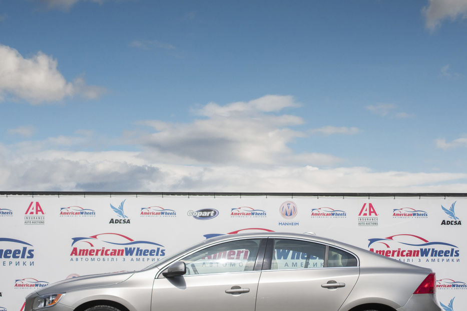 Продам Volvo S60 T5 AWD 2014 года в Черновцах