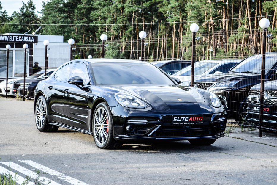 Продам Porsche Panamera Turbo 2017 года в Киеве