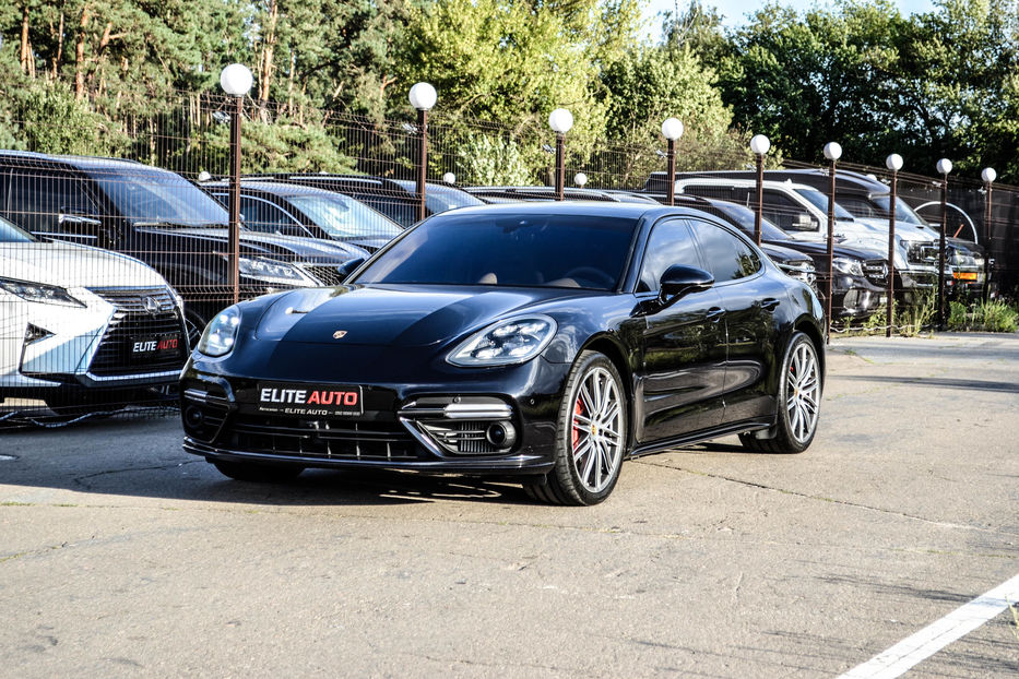 Продам Porsche Panamera Turbo 2017 года в Киеве