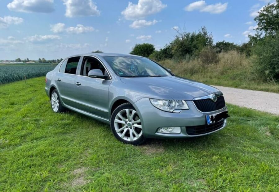 Продам Skoda Superb 2012 года в Киеве