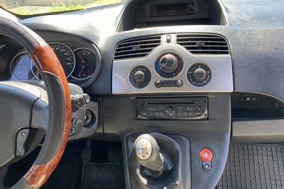 Продам Renault Kangoo пасс. оригинальный пассажир 2011 года в Николаеве