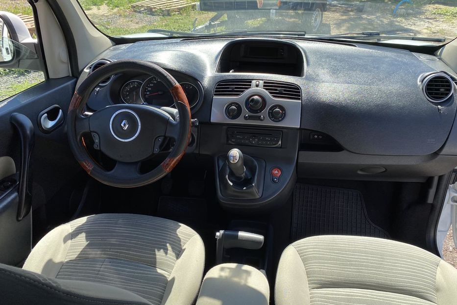 Продам Renault Kangoo пасс. оригинальный пассажир 2011 года в Николаеве