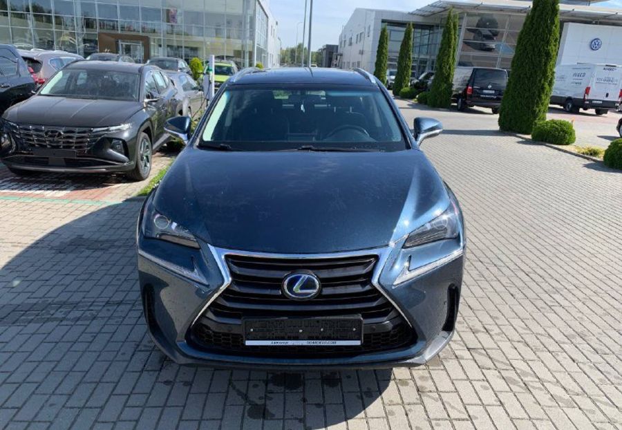 Продам Lexus NX 300 Hybrid Executive 4×4 2015 года в Львове