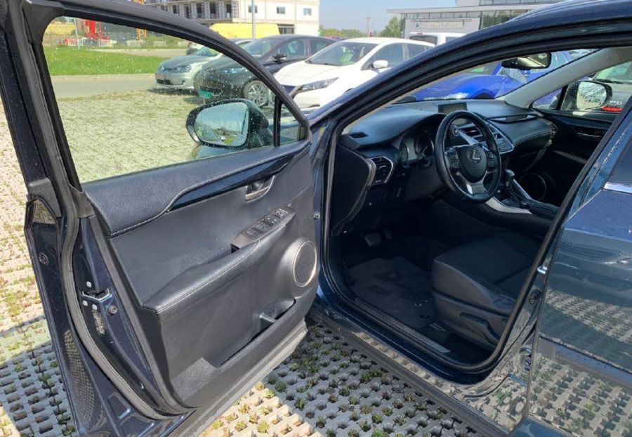 Продам Lexus NX 300 Hybrid Executive 4×4 2015 года в Львове