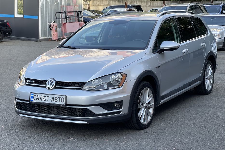 Продам Volkswagen Golf VII ALLTRACK 2017 года в Киеве