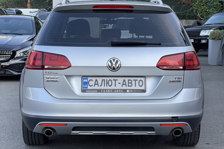 Продам Volkswagen Golf VII ALLTRACK 2017 года в Киеве