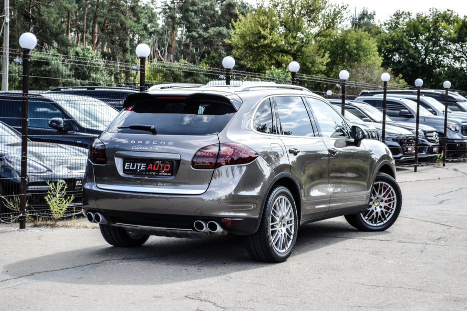 Продам Porsche Cayenne Turbo 2010 года в Киеве