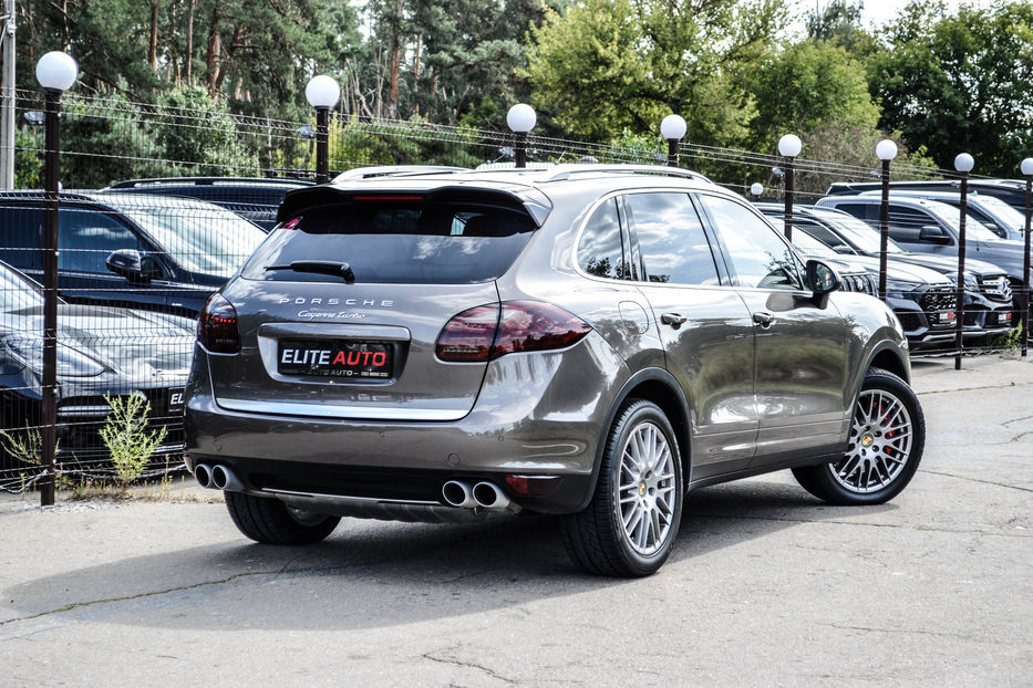 Продам Porsche Cayenne Turbo 2010 года в Киеве