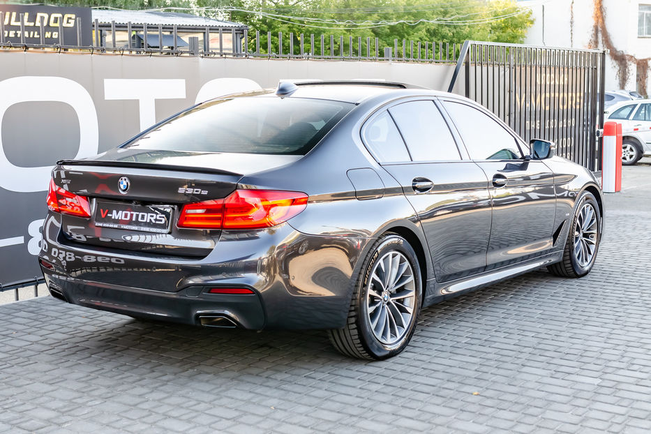 Продам BMW 530 e Hybrid Xdrive 2019 года в Киеве