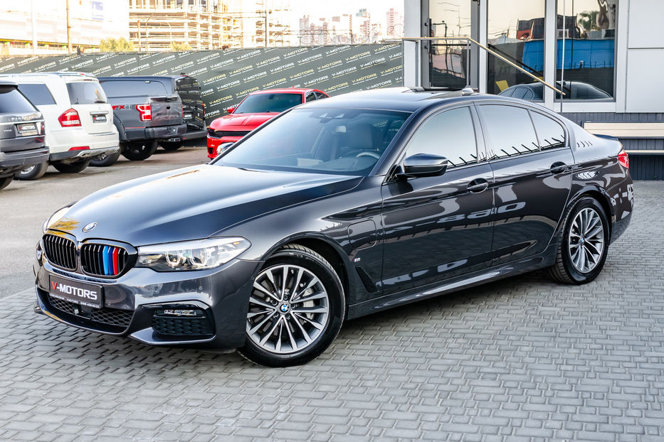 Продам BMW 530 e Hybrid Xdrive 2019 года в Киеве