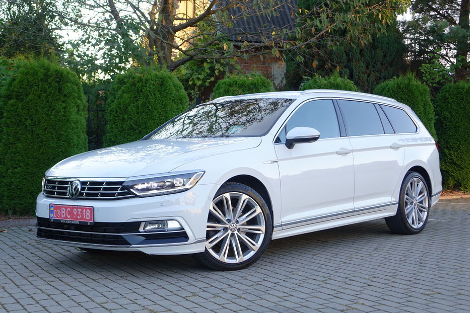 Продам Volkswagen Passat B8 R-Line FUL-LED Highiln4Motion 2018 года в Львове