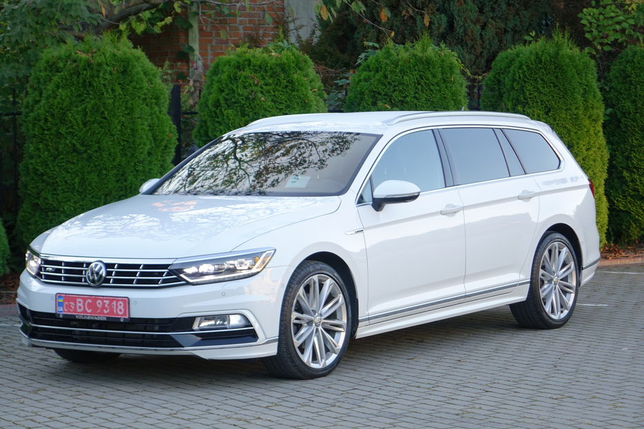 Продам Volkswagen Passat B8 R-Line FUL-LED Highiln4Motion 2018 года в Львове