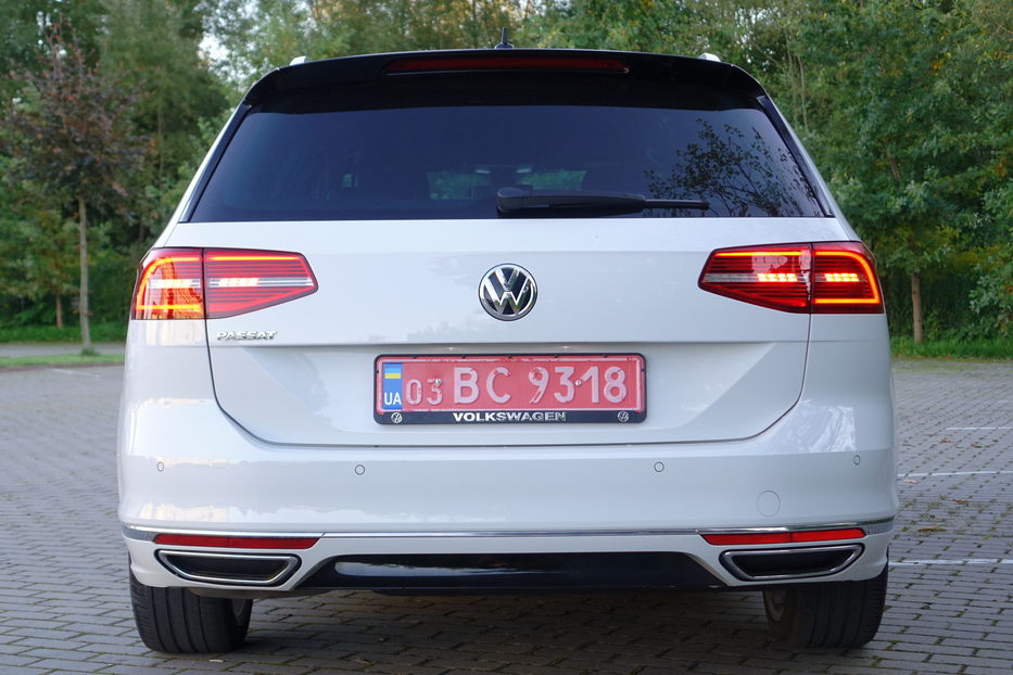 Продам Volkswagen Passat B8 R-Line FUL-LED Highiln4Motion 2018 года в Львове