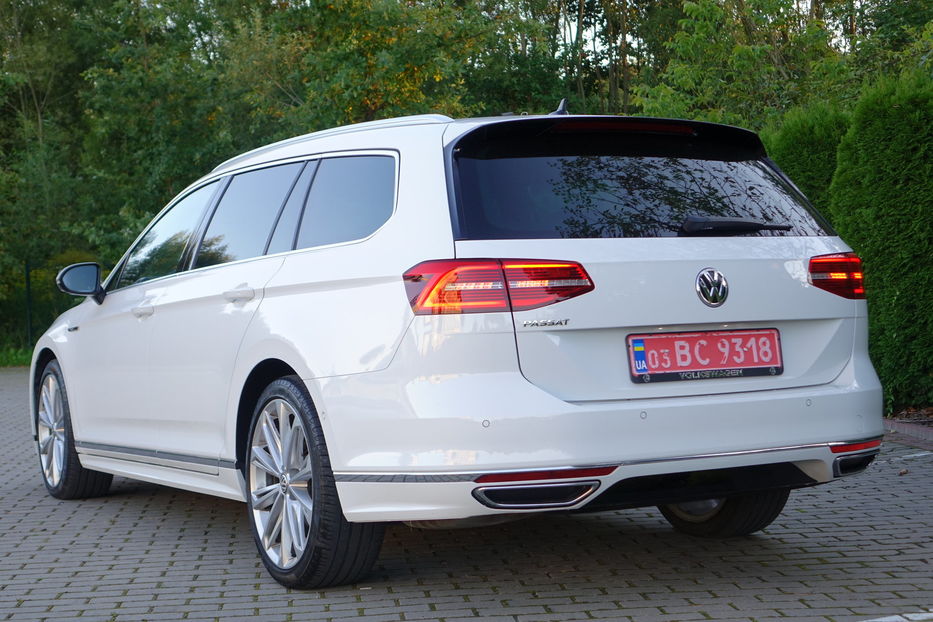 Продам Volkswagen Passat B8 R-Line FUL-LED Highiln4Motion 2018 года в Львове