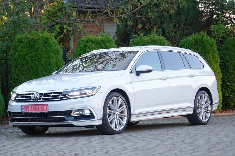 Продам Volkswagen Passat B8 R-Line FUL-LED Highiln4Motion 2018 года в Львове