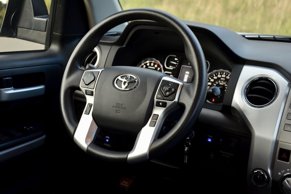 Продам Toyota Tundra TSS OFF ROAD 2019 года в Киеве