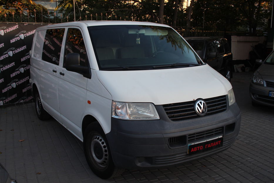 Продам Volkswagen T5 (Transporter) пасс. 2006 года в Одессе