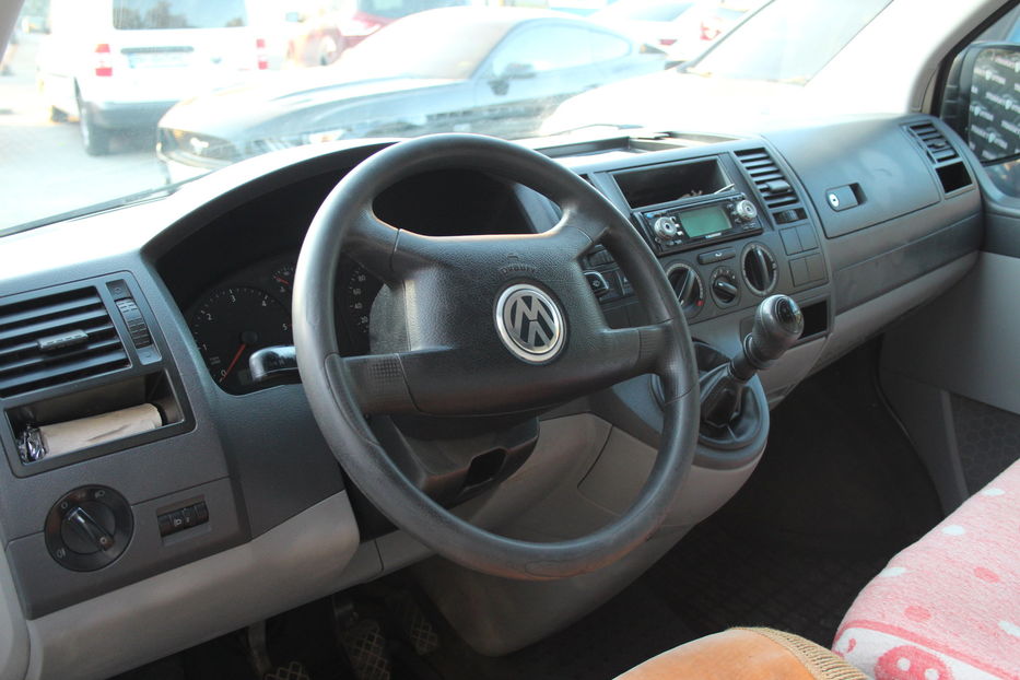 Продам Volkswagen T5 (Transporter) пасс. 2006 года в Одессе