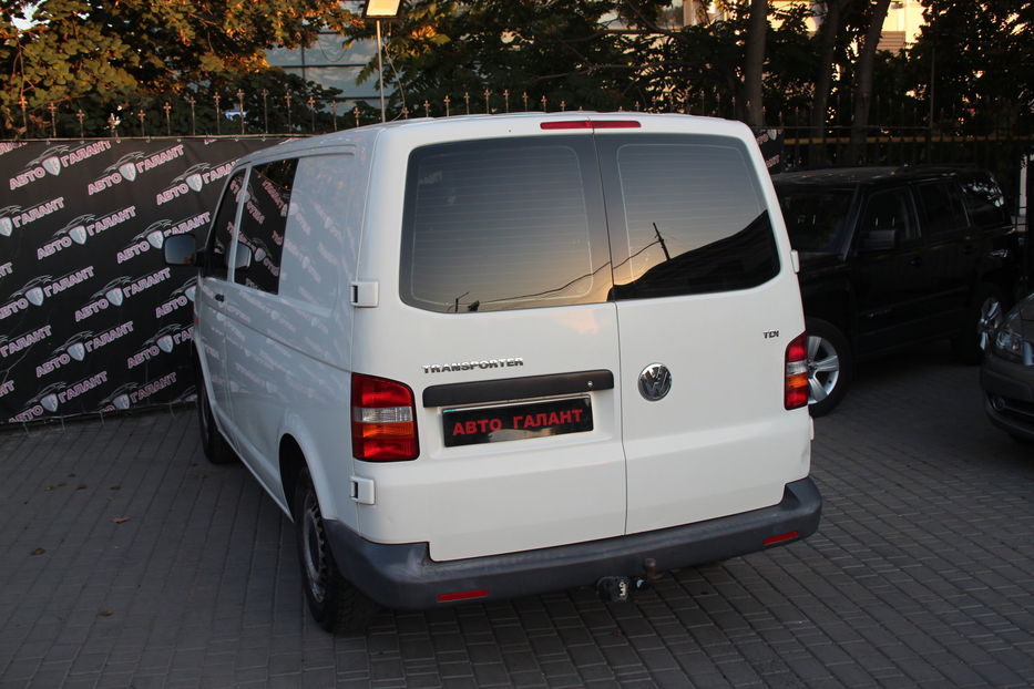 Продам Volkswagen T5 (Transporter) пасс. 2006 года в Одессе