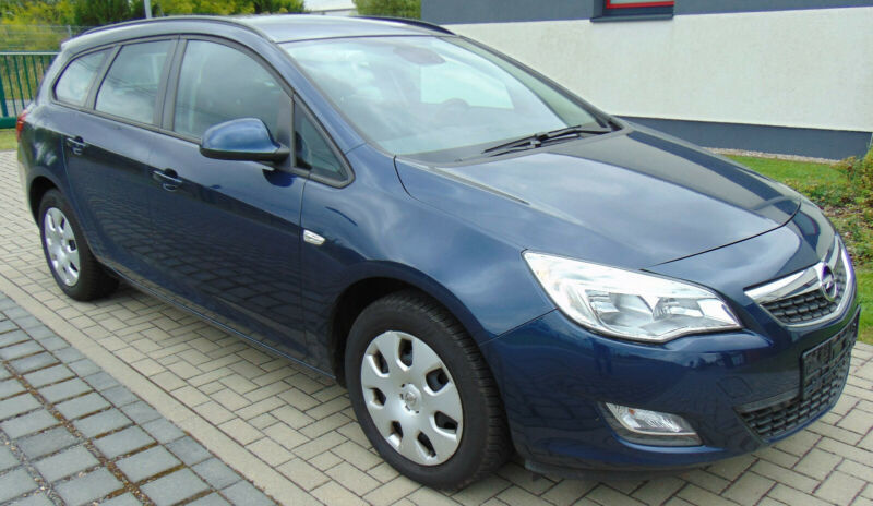Продам Opel Astra Van 2012 года в Киеве