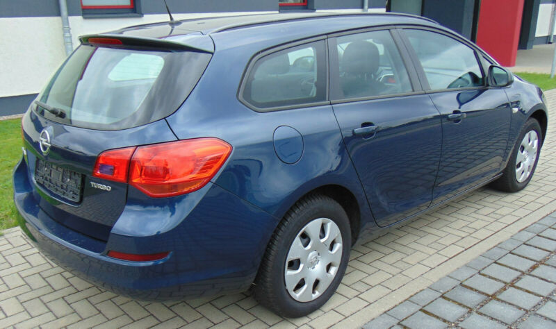Продам Opel Astra Van 2012 года в Киеве