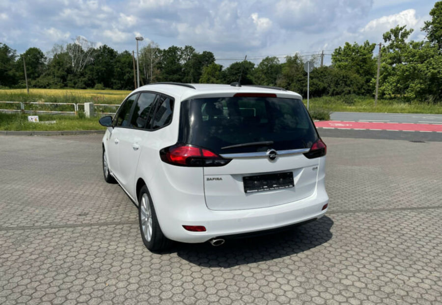 Продам Opel Zafira 2018 года в Киеве