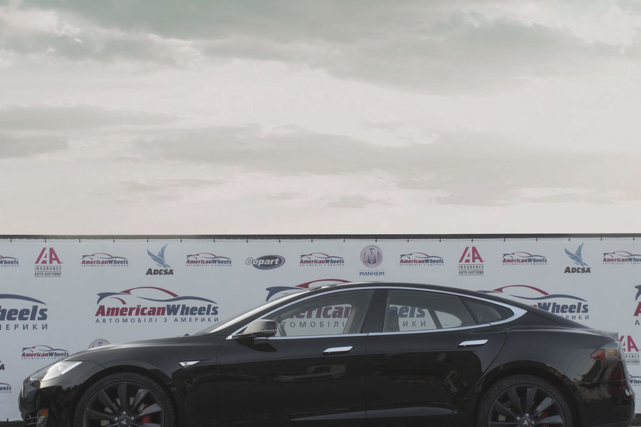 Продам Tesla Model S P85+ 2014 года в Черновцах