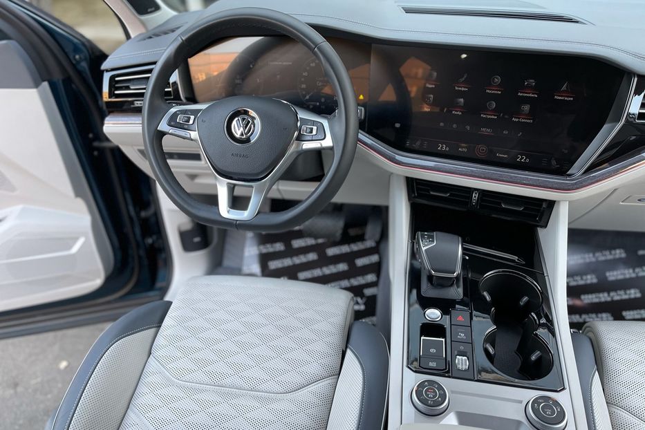 Продам Volkswagen Touareg 2019 года в Киеве