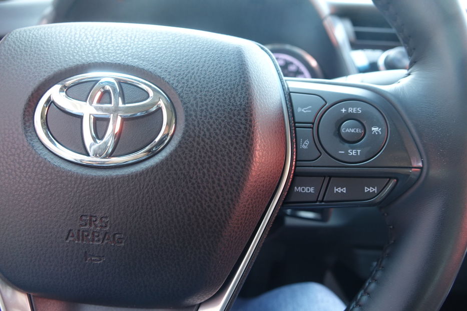 Продам Toyota Camry SE 2018 года в Одессе