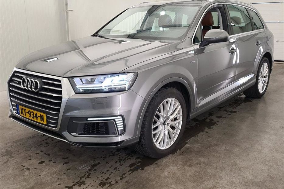 Продам Audi E-Tron Q7 3.0 TDI E-TRON PANORAM BOSE 2016 года в Львове