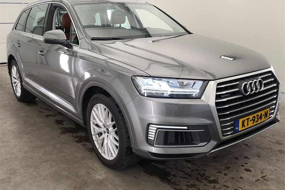 Продам Audi E-Tron Q7 3.0 TDI E-TRON PANORAM BOSE 2016 года в Львове