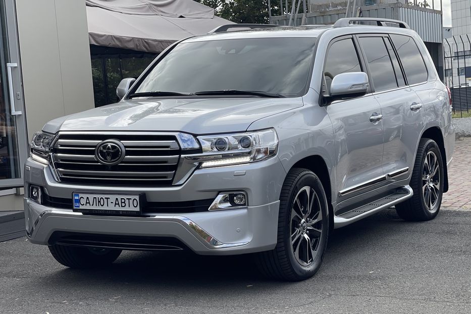 Продам Toyota Land Cruiser 200 2016 года в Киеве