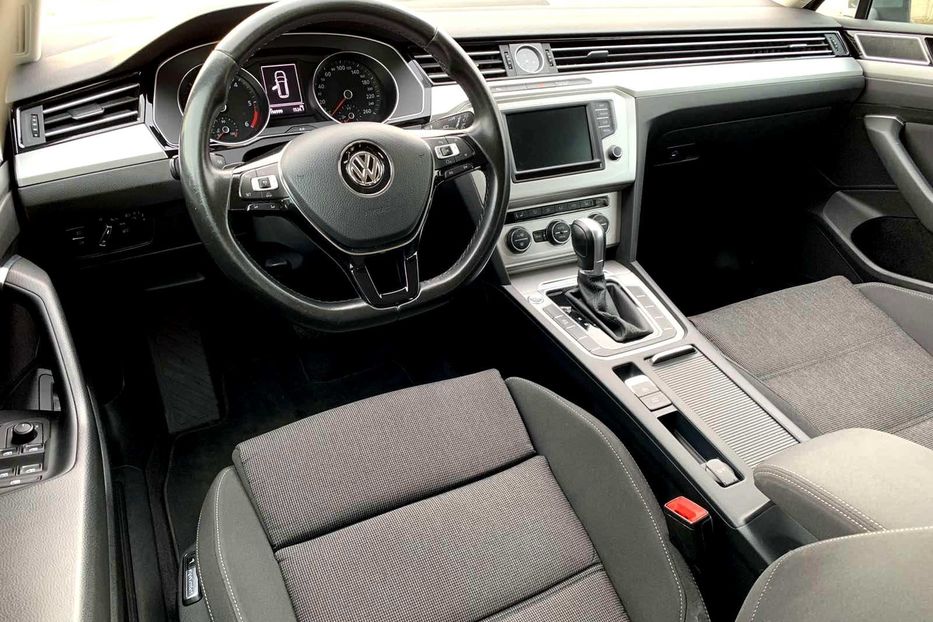 Продам Volkswagen Passat B8 2016 года в Киеве