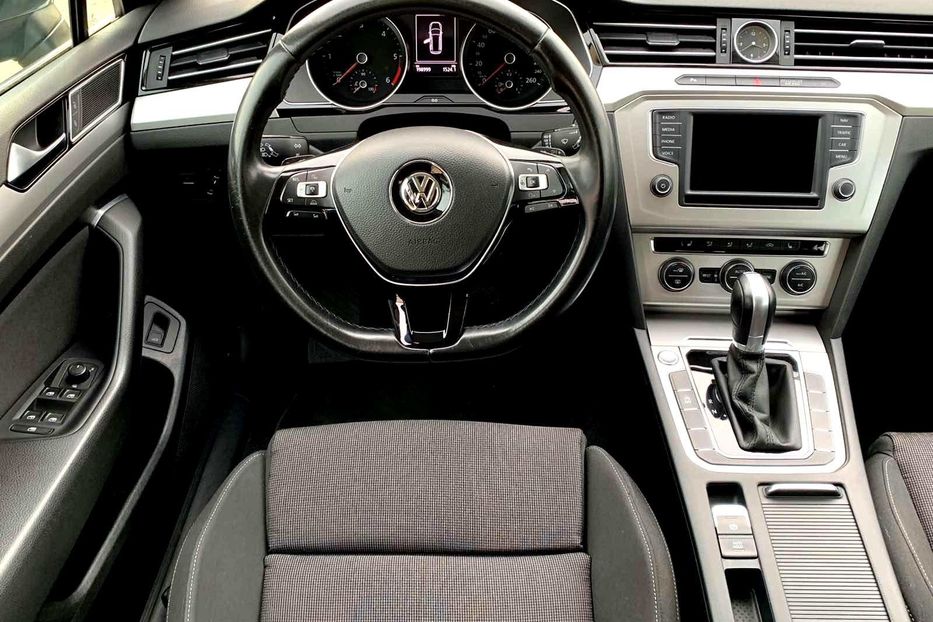 Продам Volkswagen Passat B8 2016 года в Киеве