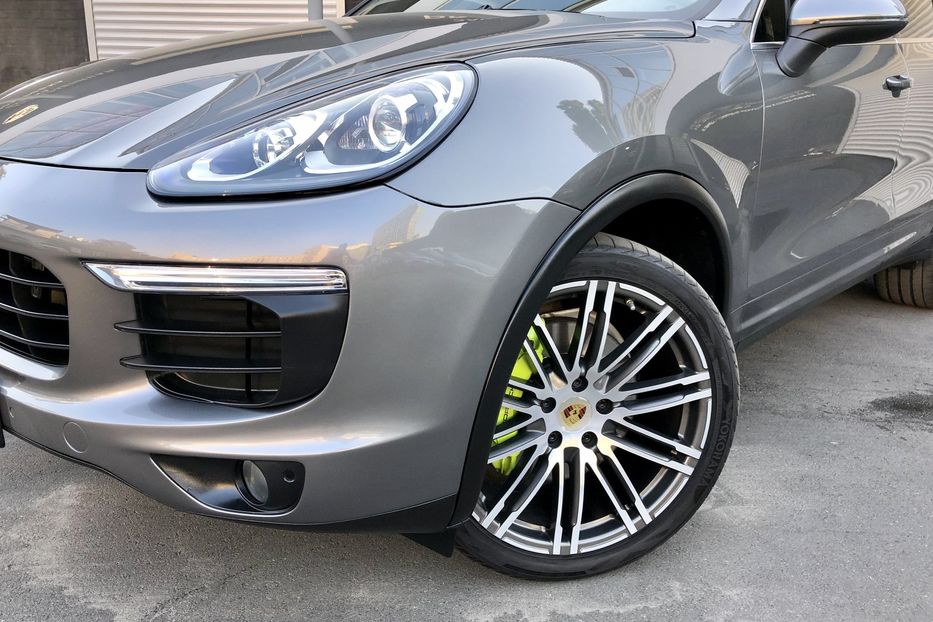 Продам Porsche Cayenne S E-Hybrid 2015 года в Киеве