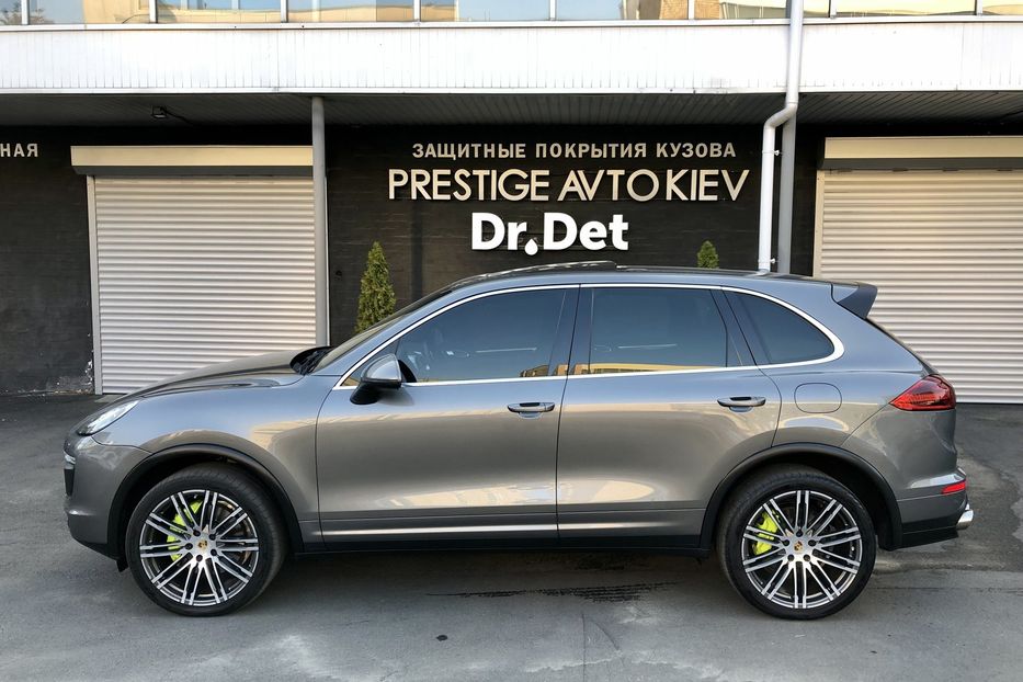 Продам Porsche Cayenne S E-Hybrid 2015 года в Киеве