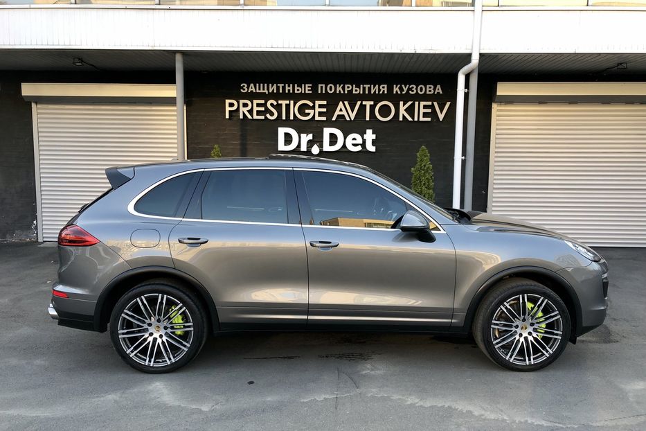 Продам Porsche Cayenne S E-Hybrid 2015 года в Киеве