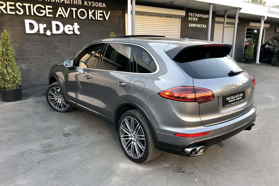 Продам Porsche Cayenne S E-Hybrid 2015 года в Киеве