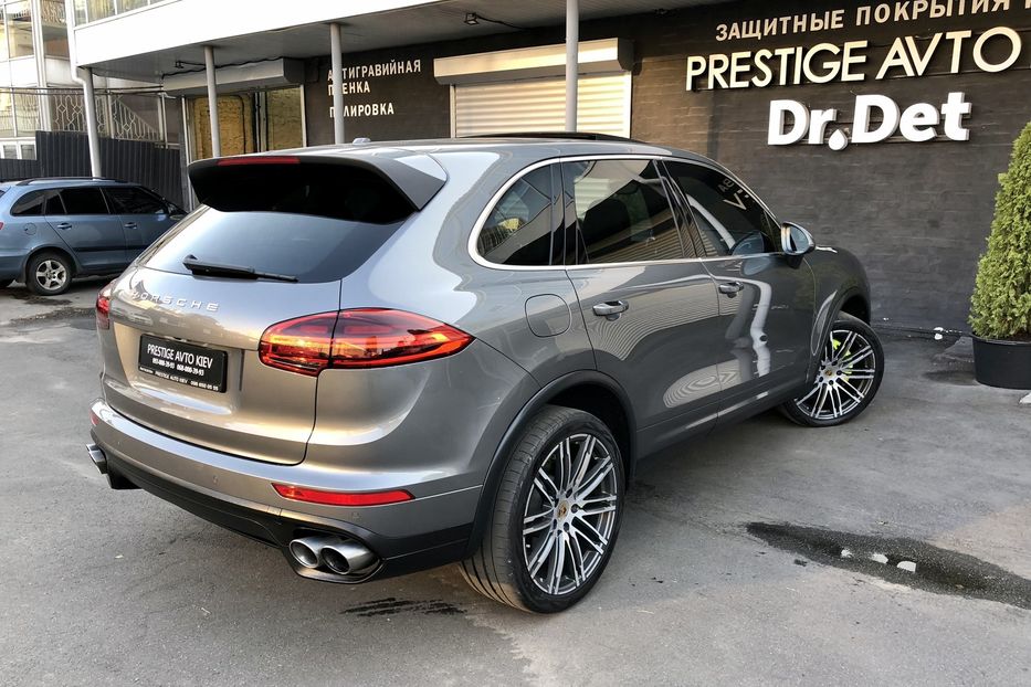 Продам Porsche Cayenne S E-Hybrid 2015 года в Киеве