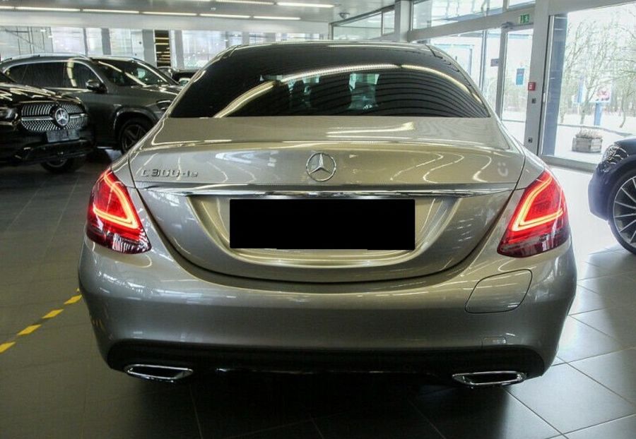 Продам Mercedes-Benz C-Class 300d 2021 года в Киеве