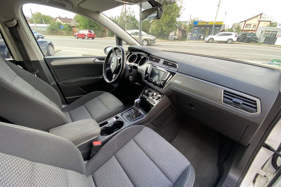 Продам Volkswagen Touran Comfort line akpp 2.0tdi 2017 года в г. Брошнив-осада, Ивано-Франковская область