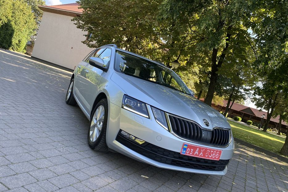 Продам Skoda Octavia A7 Elegance akp 85kwt 2018 года в г. Брошнив-осада, Ивано-Франковская область