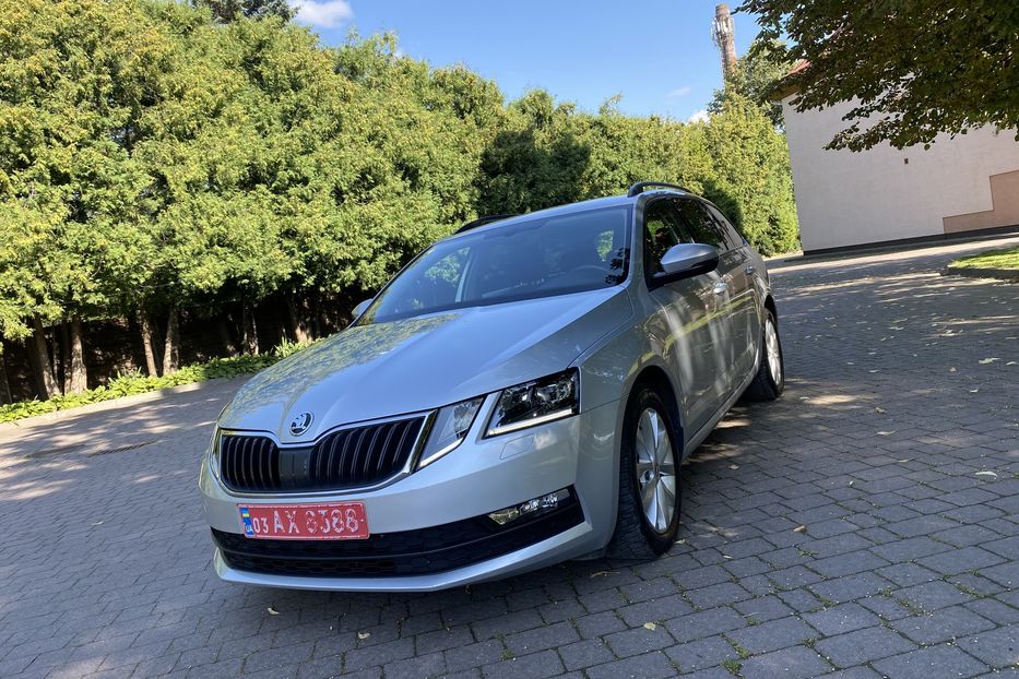 Продам Skoda Octavia A7 Elegance akp 85kwt 2018 года в г. Брошнив-осада, Ивано-Франковская область