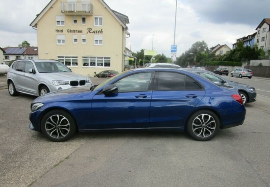 Продам Mercedes-Benz C-Class 220d 2018 года в Киеве