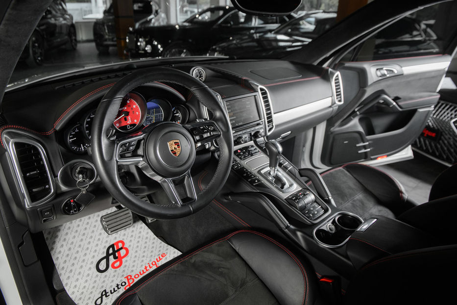 Продам Porsche Cayenne GTS 2016 года в Одессе