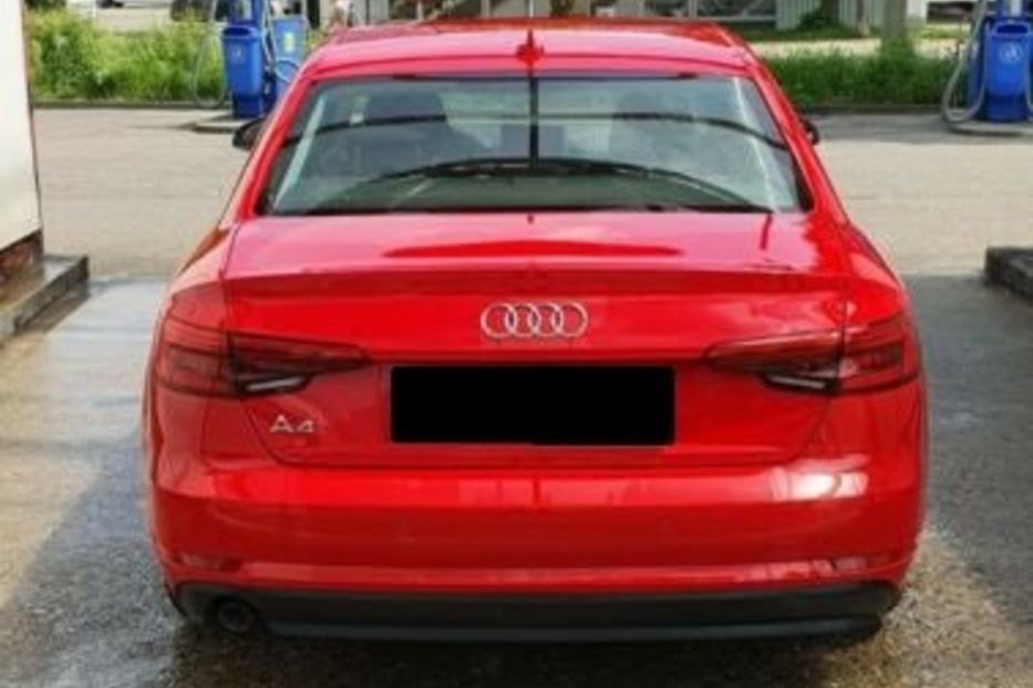 Продам Audi A4 2017 года в Киеве