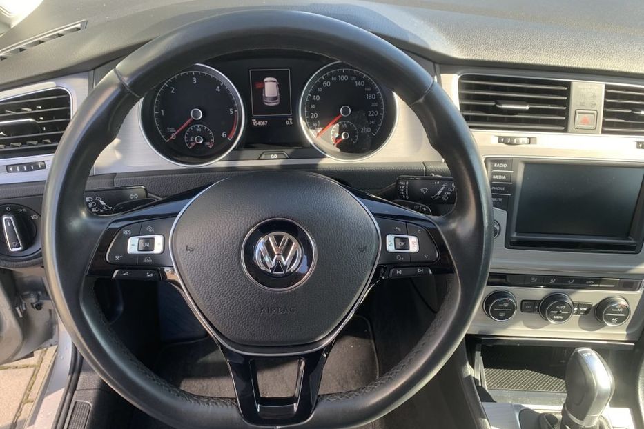 Продам Volkswagen Golf VII 1.6TDI  2016 года в Львове