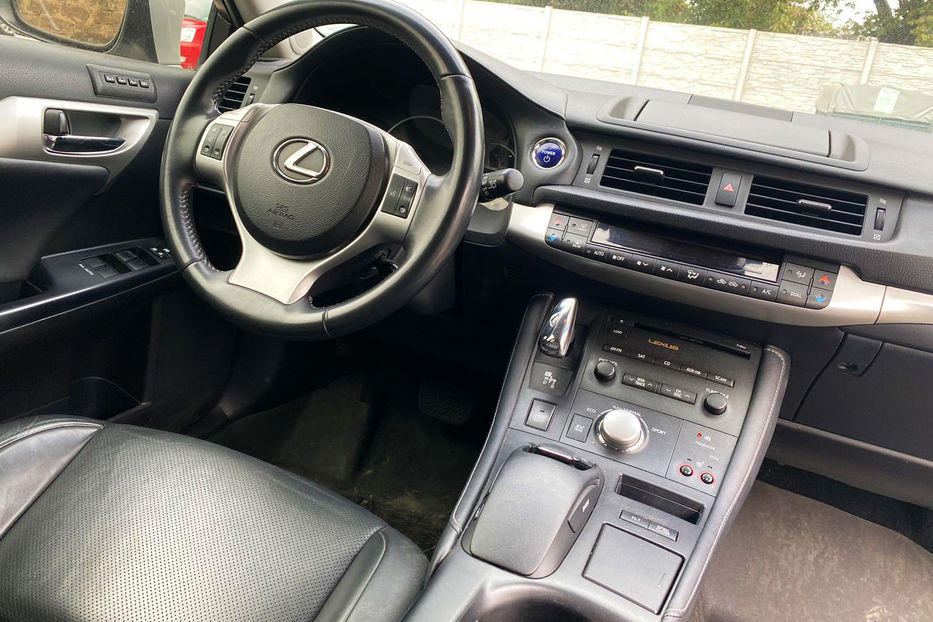 Продам Lexus CT 2012 года в Днепре