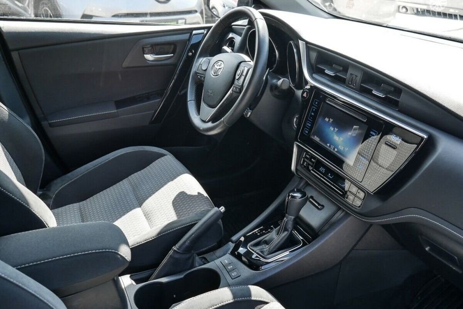 Продам Toyota Auris Hybrid Style Selection 2018 года в Киеве