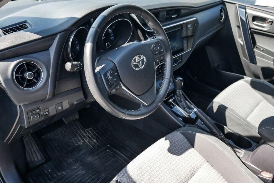 Продам Toyota Auris Hybrid Style Selection 2018 года в Киеве